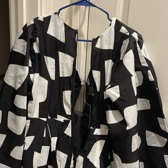 Black and White Geometric Jumpsuit - Picture 8 of 9